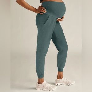 Beyond Yoga - Beyond the Bump - Spacedye Maternity Midi Jogger